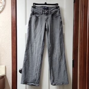 Hollister Low-Rise Baggy Jeans - 23R